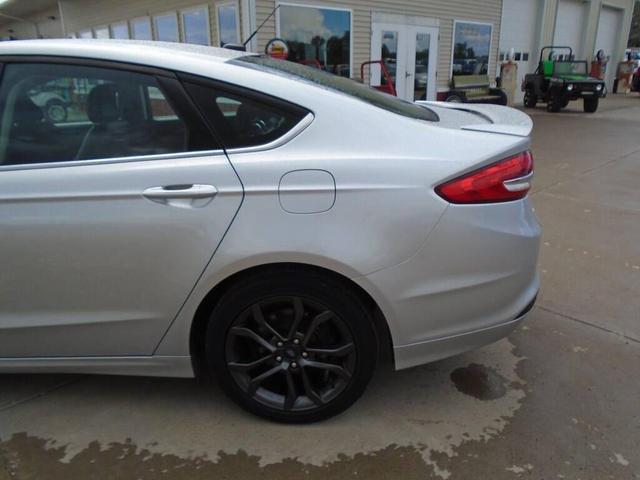 Photo of 2018 SILVER Ford Fusion
