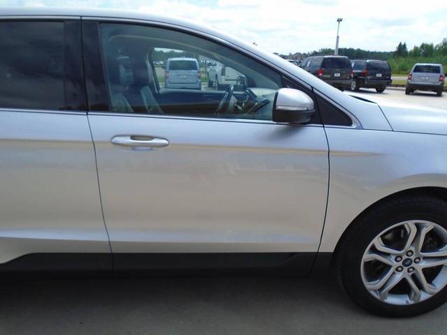 Photo of 2017 SILVER Ford Edge
