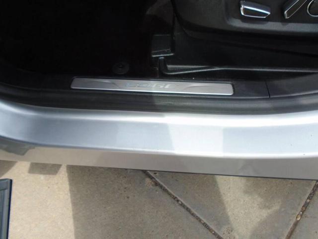 Photo of 2017 SILVER Ford Edge
