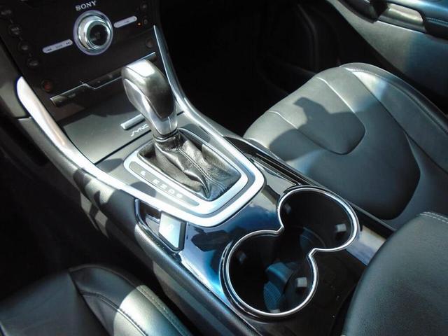 Photo of 2017 SILVER Ford Edge