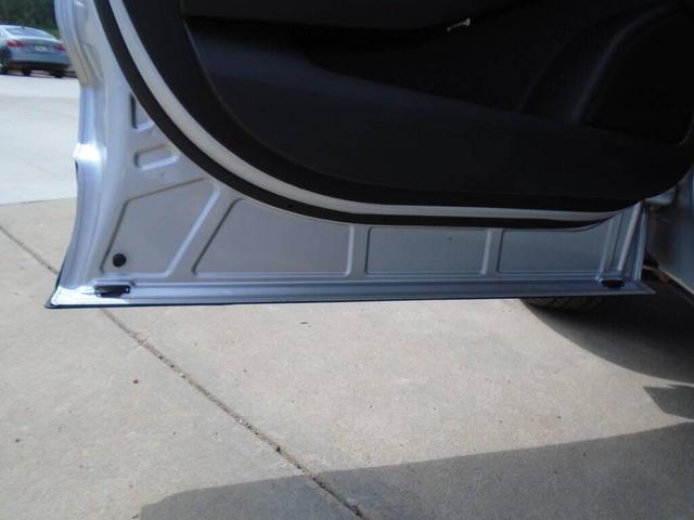 Photo of 2017 SILVER Ford Edge