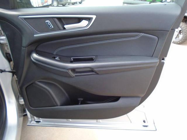 Photo of 2017 SILVER Ford Edge