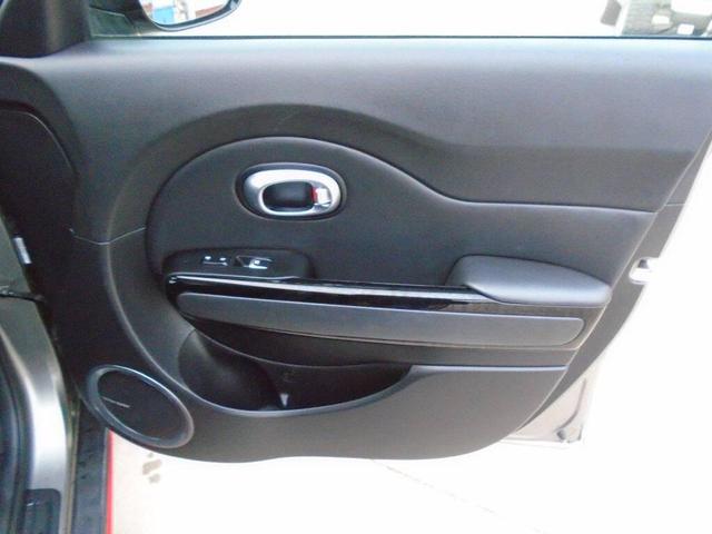 Photo of 2017 SILVER Kia Soul