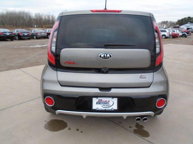 Photo of 2017 SILVER Kia Soul