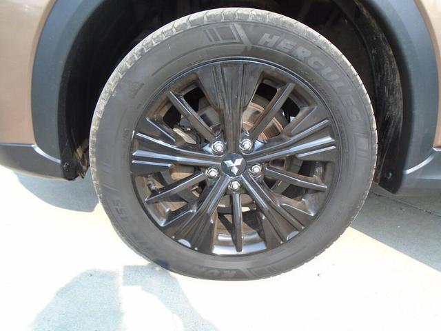 Photo of 2018 BROWN Mitsubishi Eclipse Cross