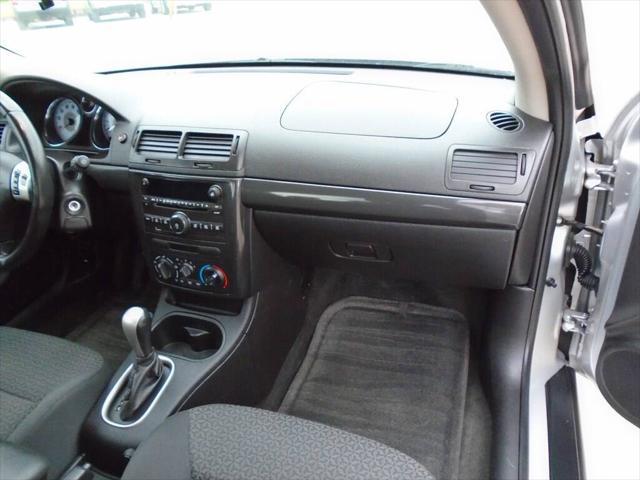 Photo of 2009 SILVER Pontiac G5