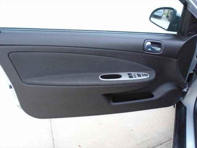 Photo of 2009 SILVER Pontiac G5