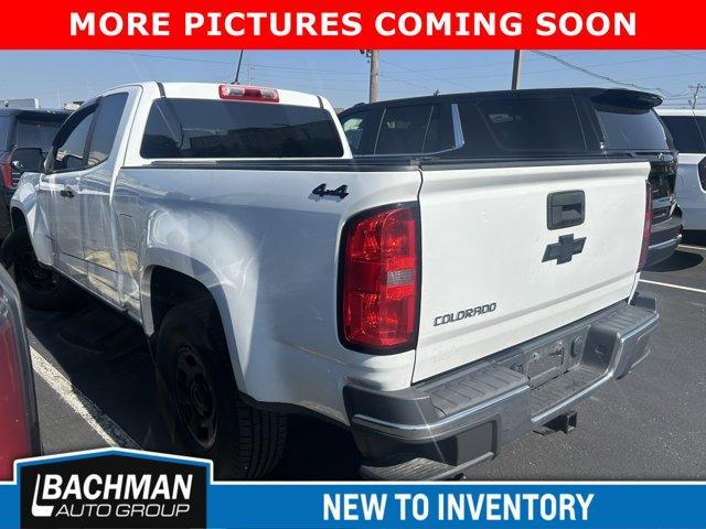 Photo of 2017 Summit White Chevrolet Colorado