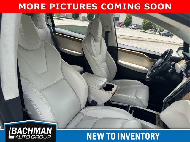 Photo of 2018 Pearl White Multi Tesla Model X