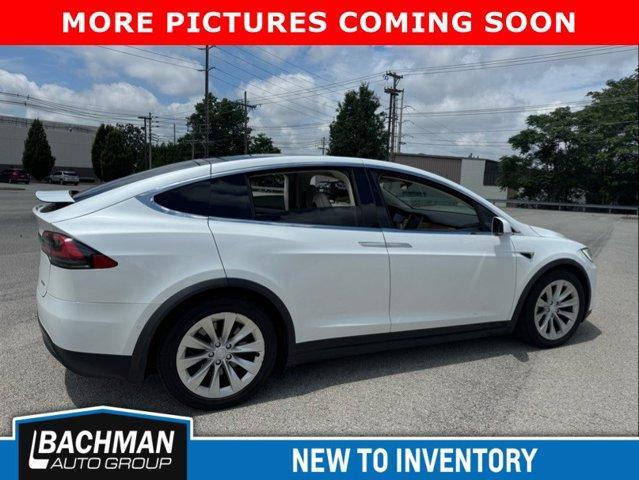 Photo of 2018 Pearl White Multi Tesla Model X