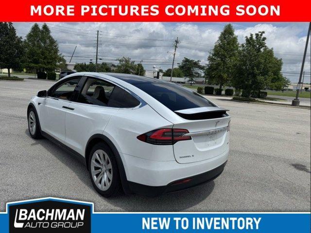 Photo of 2018 Pearl White Multi Tesla Model X