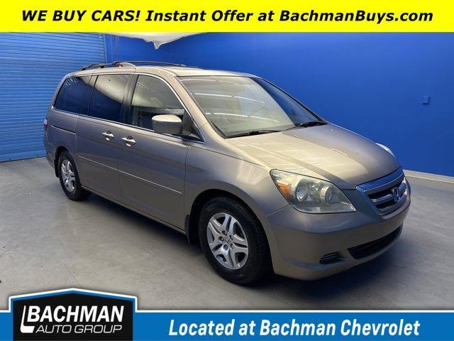 Photo of 2006 Desert Rock Metallic Honda Odyssey