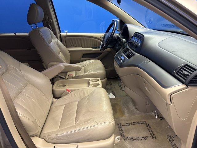 Photo of 2006 Desert Rock Metallic Honda Odyssey