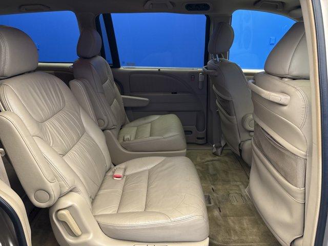 Photo of 2006 Desert Rock Metallic Honda Odyssey