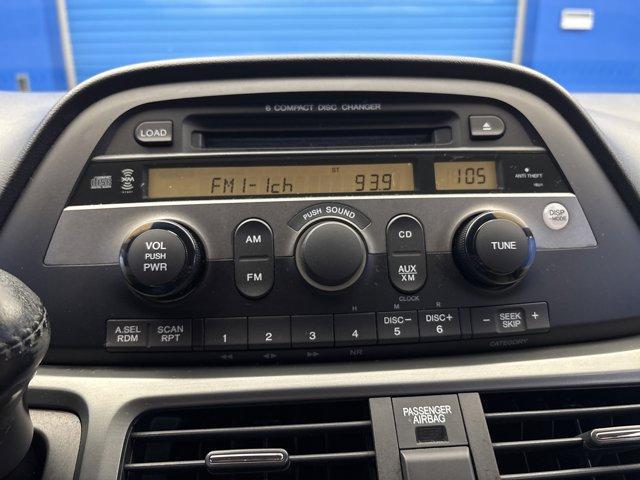 Photo of 2006 Desert Rock Metallic Honda Odyssey