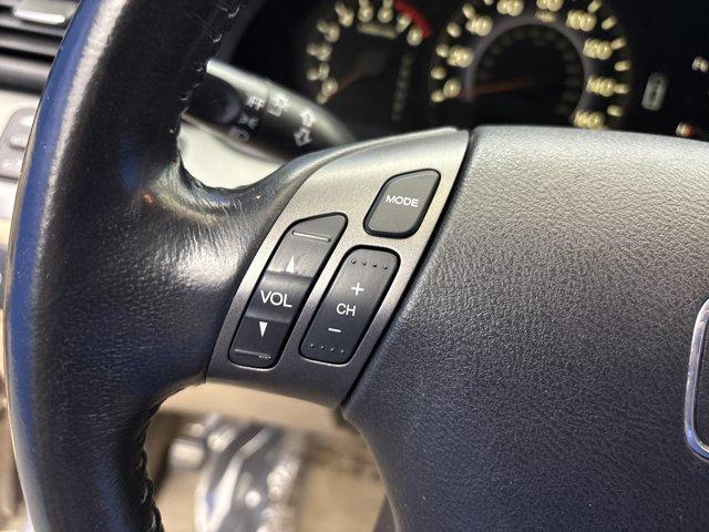 Photo of 2006 Desert Rock Metallic Honda Odyssey
