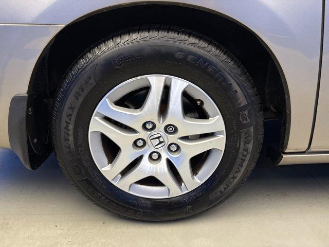 Photo of 2006 Desert Rock Metallic Honda Odyssey