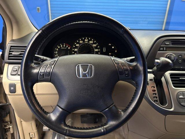 Photo of 2006 Desert Rock Metallic Honda Odyssey
