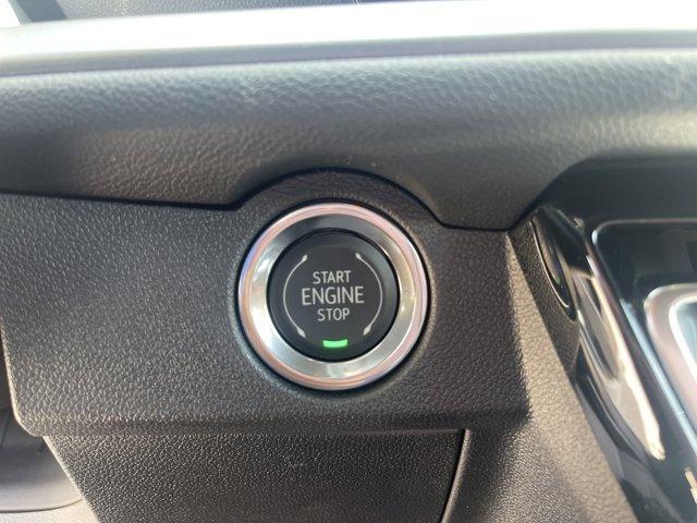 Photo of 2025 Summit White Chevrolet Traverse