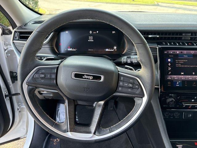 Photo of 2023 Bright White Clearcoat Jeep Grand Cherokee