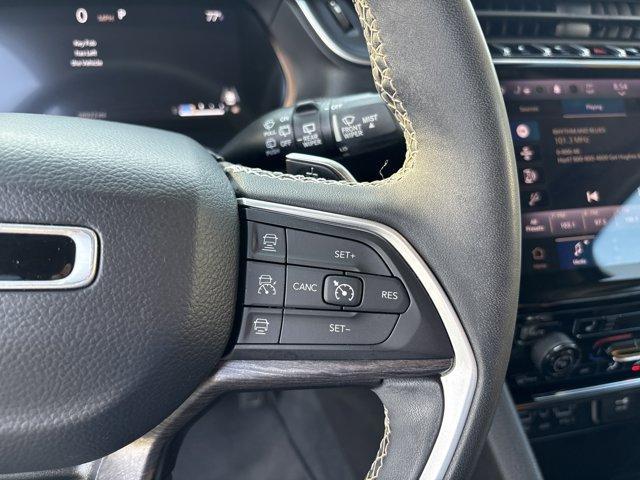 Photo of 2023 Bright White Clearcoat Jeep Grand Cherokee