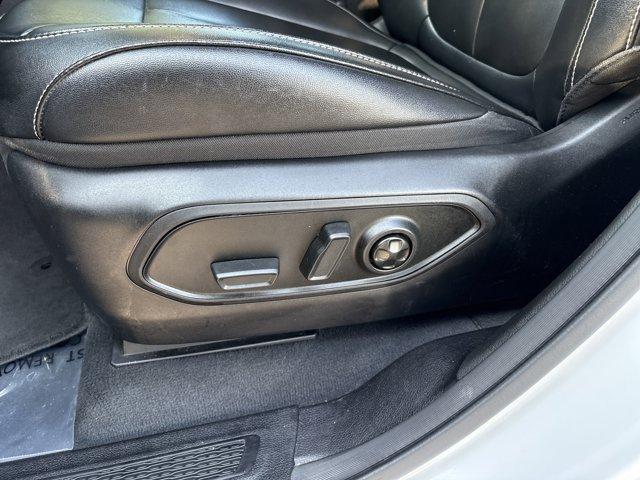 Photo of 2023 Bright White Clearcoat Jeep Grand Cherokee