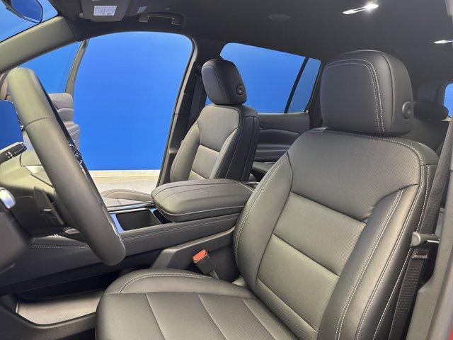 Photo of 2025 Radiant Red Chevrolet Traverse