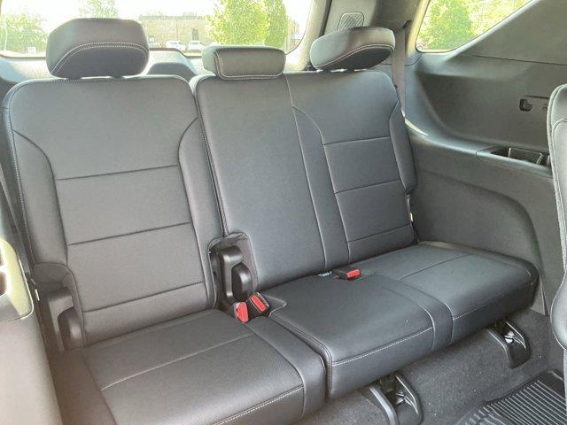 Photo of 2025 Mosaic Black Metallic Chevrolet Traverse