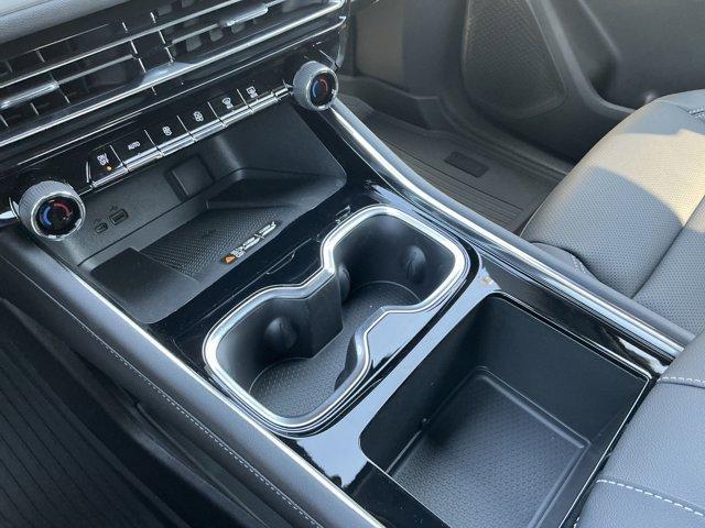 Photo of 2025 Mosaic Black Metallic Chevrolet Traverse