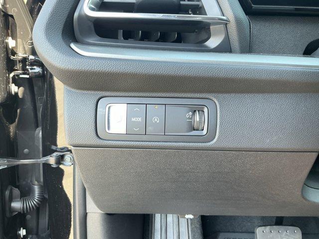 Photo of 2025 Mosaic Black Metallic Chevrolet Traverse