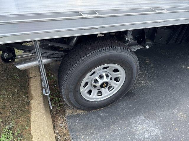 Photo of 2025 Summit White Chevrolet Silverado 3500