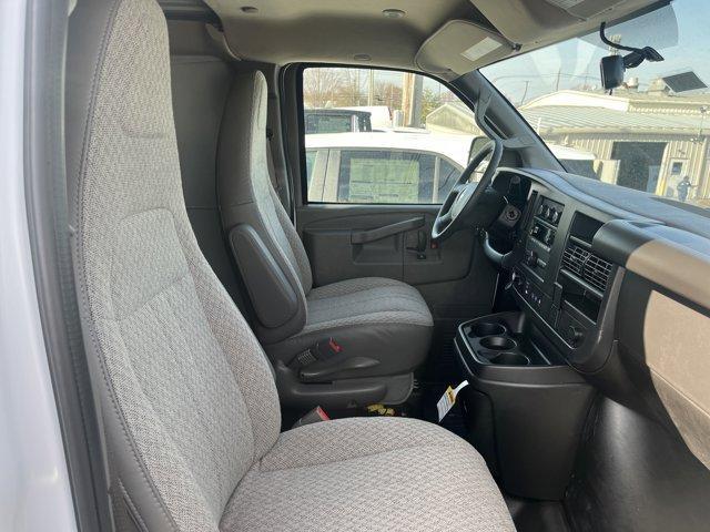 Photo of 2025 Summit White Chevrolet Express 2500