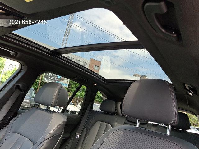 Photo of 2022 Black Sapphire Metallic BMW X5