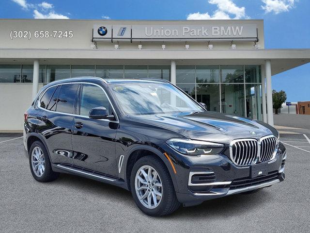 Photo of 2022 Black Sapphire Metallic BMW X5