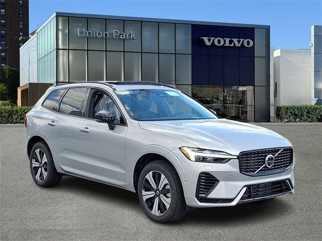Photo of 2025 Silver Dawn Metallic Volvo XC60 Plug-In Hybrid