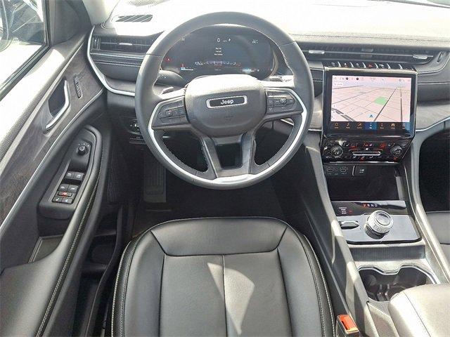 Photo of 2024 Silver Zynith Jeep Grand Cherokee L