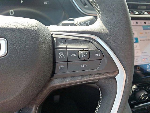 Photo of 2024 Silver Zynith Jeep Grand Cherokee L