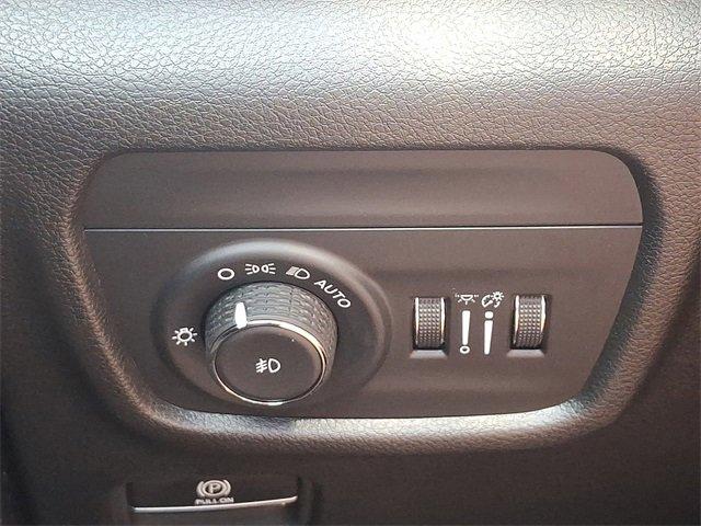 Photo of 2024 Silver Zynith Jeep Grand Cherokee L
