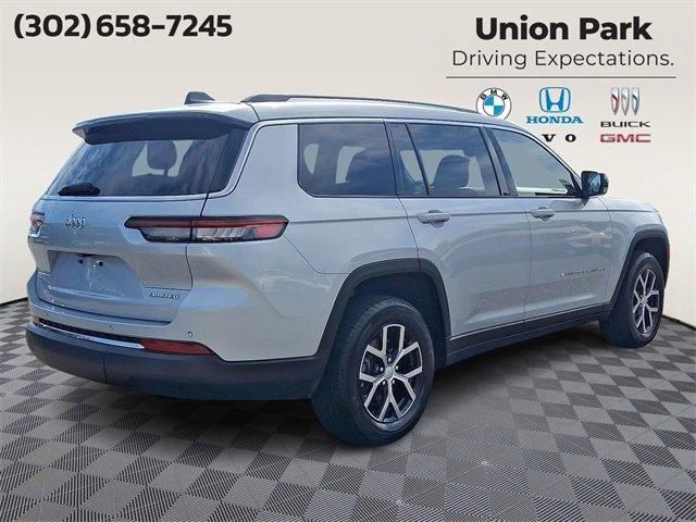 Photo of 2024 Silver Zynith Jeep Grand Cherokee L