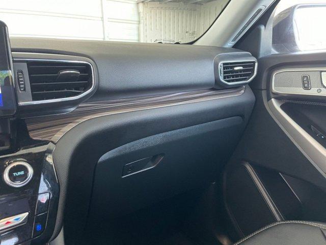 Photo of 2024 Silver Ford Explorer