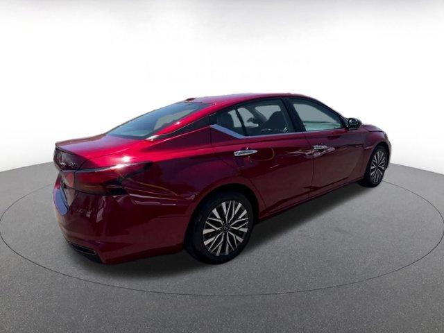 Photo of 2024 Scarlet Ember Nissan Altima