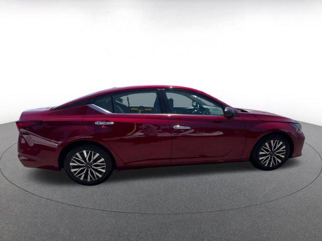 Photo of 2024 Scarlet Ember Nissan Altima