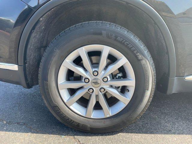 Photo of 2024 DB Black Clearcoat Dodge Durango