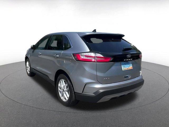Photo of 2024 Silver Ford Edge
