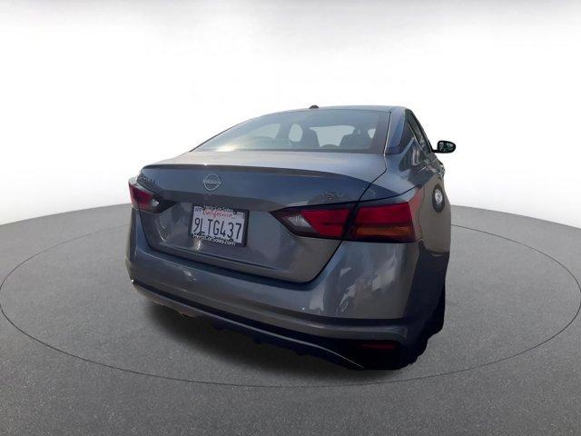 Photo of 2024 Gun Metallic Nissan Altima