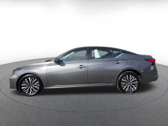 Photo of 2024 Gun Metallic Nissan Altima