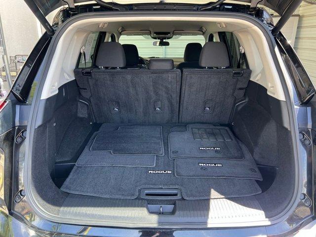 Photo of 2024 Black Nissan Rogue