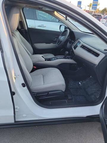 Photo of 2021 Platinum White Pearl Honda HR-V