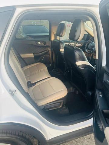 Photo of 2020 Oxford White Ford Escape