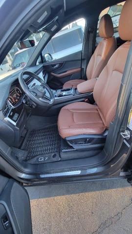 Photo of 2024 Samurai Gray Metallic Audi Q7